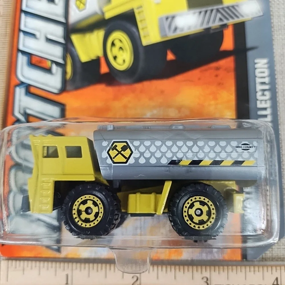 LOT OF 6 1:64 Matchbox MBX Construction 2012 Plowerizer Mercedes Trail Tipper